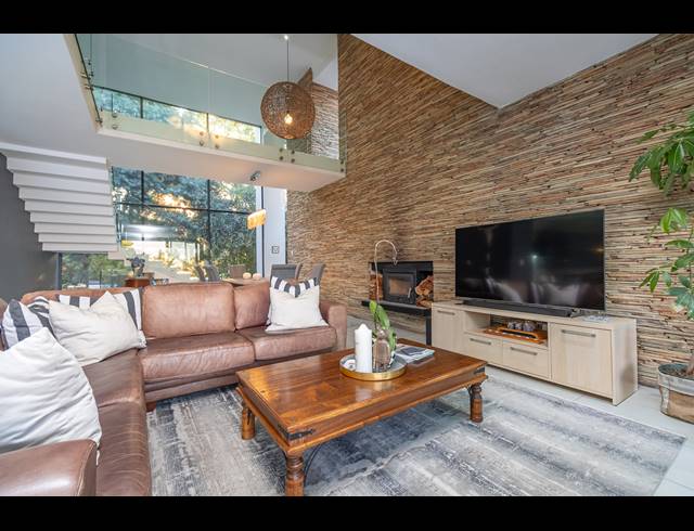 4 BEDROOM HOUSE FOR SALE IN BRYANSTON